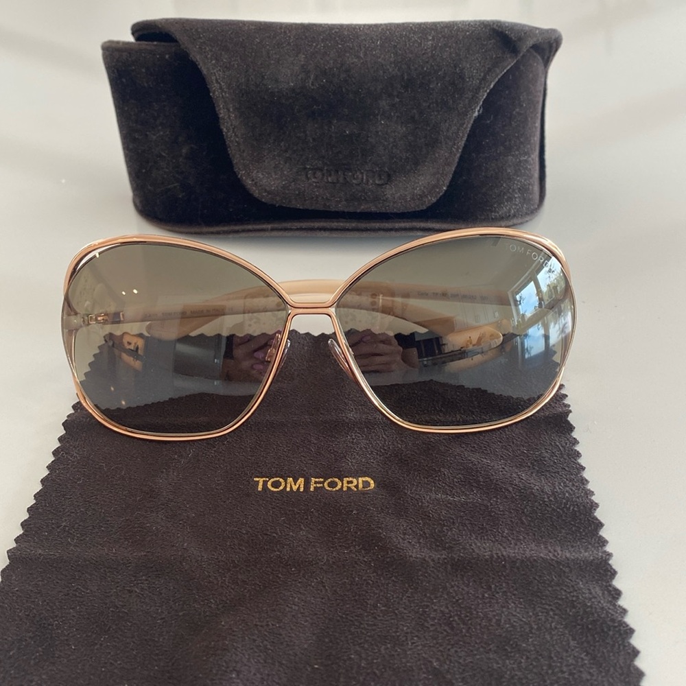 Tom Ford “Carla” sunglasses